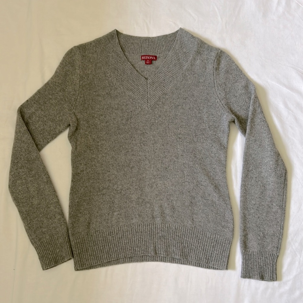 Grey heather Cashmere vneck sweater from Merona size S